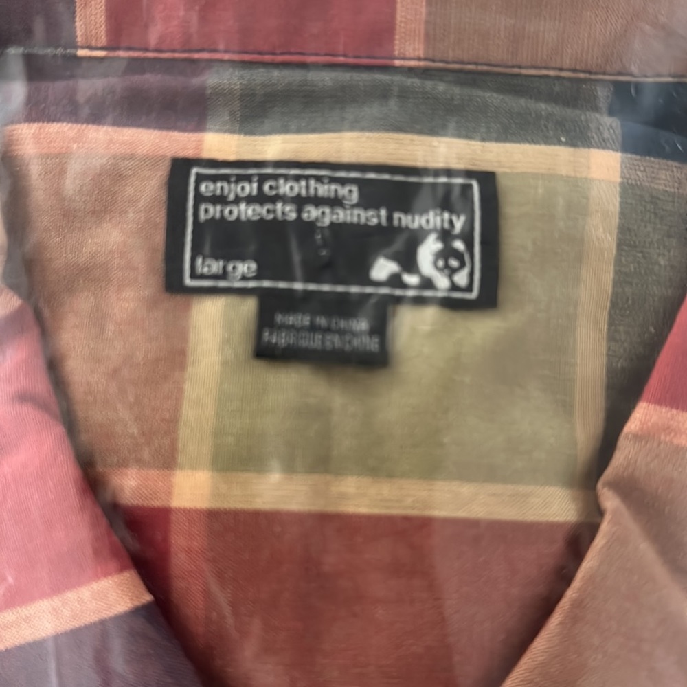 NWT in packaging. Enjoi Men’s short sleeve button up plaid shirt size large - Picture 2 of 3